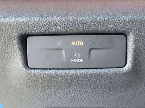 New 2026 Volkswagen Tiguan SE FWD image 30