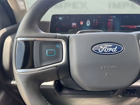 Used 2025 Ford Expedition Max Active AWD/4WD image 15