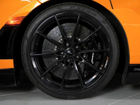 Used 2021 McLaren 765LT RWD image 19
