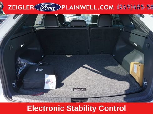 Used 2025 Volkswagen Atlas Cross Sport SEL Premium R-Line AWD/4WD image 10