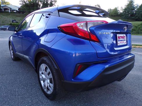 Used 2019 Toyota C-HR LE FWD image 6