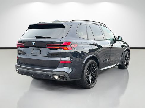 Used 2024 BMW X5 sDrive40i w/ M Sport Package RWD image 3