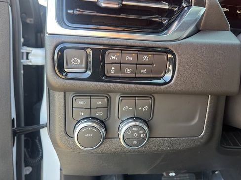 New 2026 GMC Yukon Denali w/ Sun & Power Step Package image 25