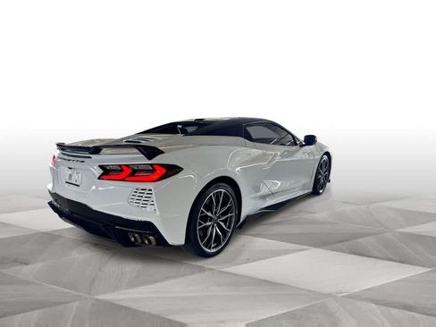 Used 2023 Chevrolet Corvette Stingray Premium Conv w/ Z51 Performance Package RWD image 8