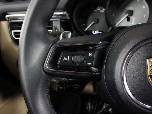 Certified 2025 Porsche Macan S image 14