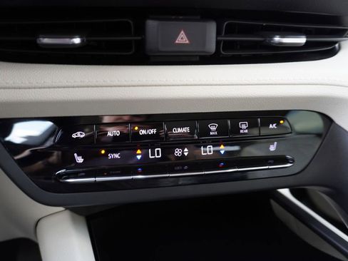 Used 2022 Buick Envision Preferred FWD image 17