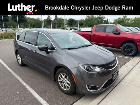 Used 2017 Chrysler Pacifica Touring Plus w/ Security Group FWD image 1