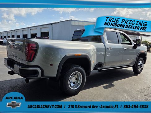 Used 2026 GMC Sierra 3500 Denali Ultimate AWD/4WD image 5