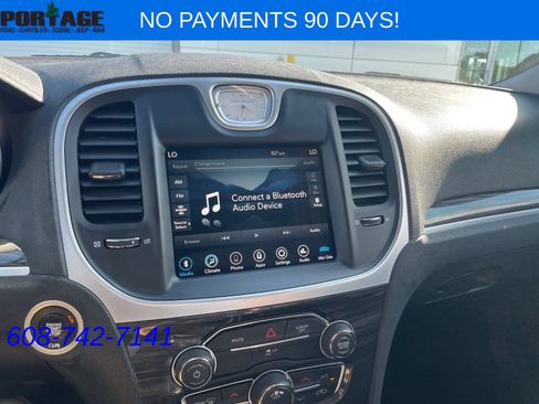 Used 2022 Chrysler 300 Touring w/ Sport Appearance Package AWD/4WD image 13