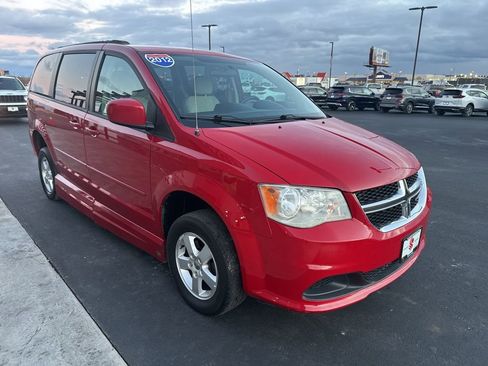 Used 2012 Dodge Grand Caravan SXT image 4