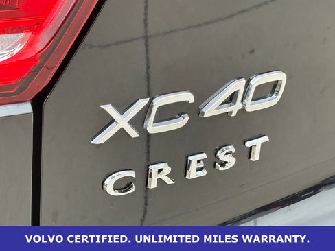Certified 2025 Volvo XC40 B5 Plus AWD/4WD image 9