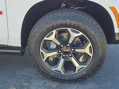 New 2026 GMC Yukon XL AT4 image 47