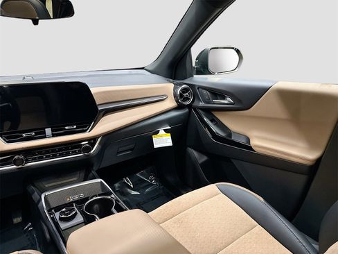 New 2025 Chevrolet Equinox ACTIV image 24