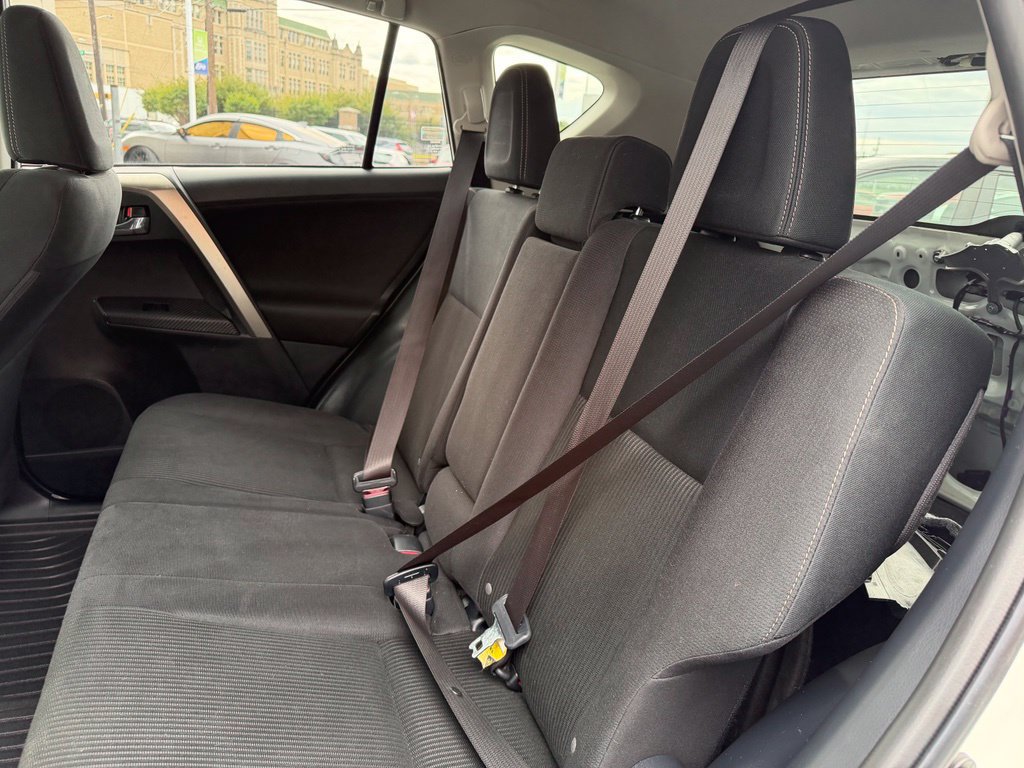 Used 2015 Toyota RAV4 XLE AWD/4WD image 19