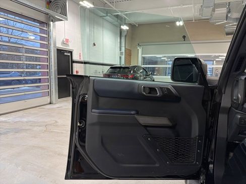 Used 2022 Ford Bronco Outer Banks image 9