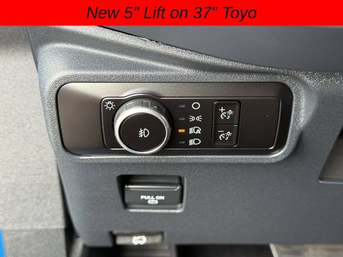 Used 2025 Ford Bronco Badlands AWD/4WD image 30