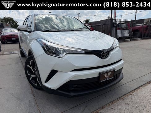 Used 2019 Toyota C-HR XLE FWD image 1