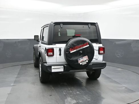 Used 2022 Jeep Wrangler Sport S image 8