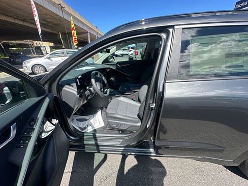 New 2025 Kia Niro Wave FWD image 9