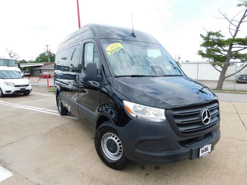 Used 2025 Mercedes-Benz Sprinter 2500 image 1