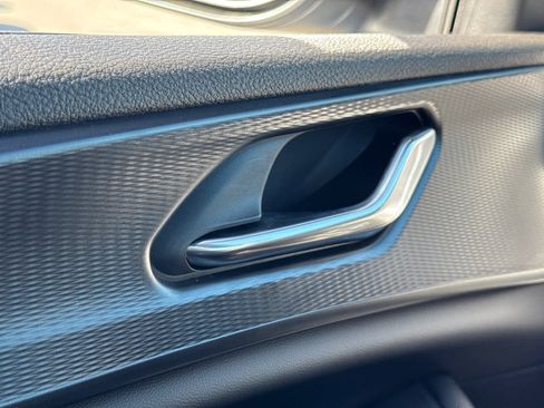 New 2025 Jeep Grand Cherokee L Laredo image 25