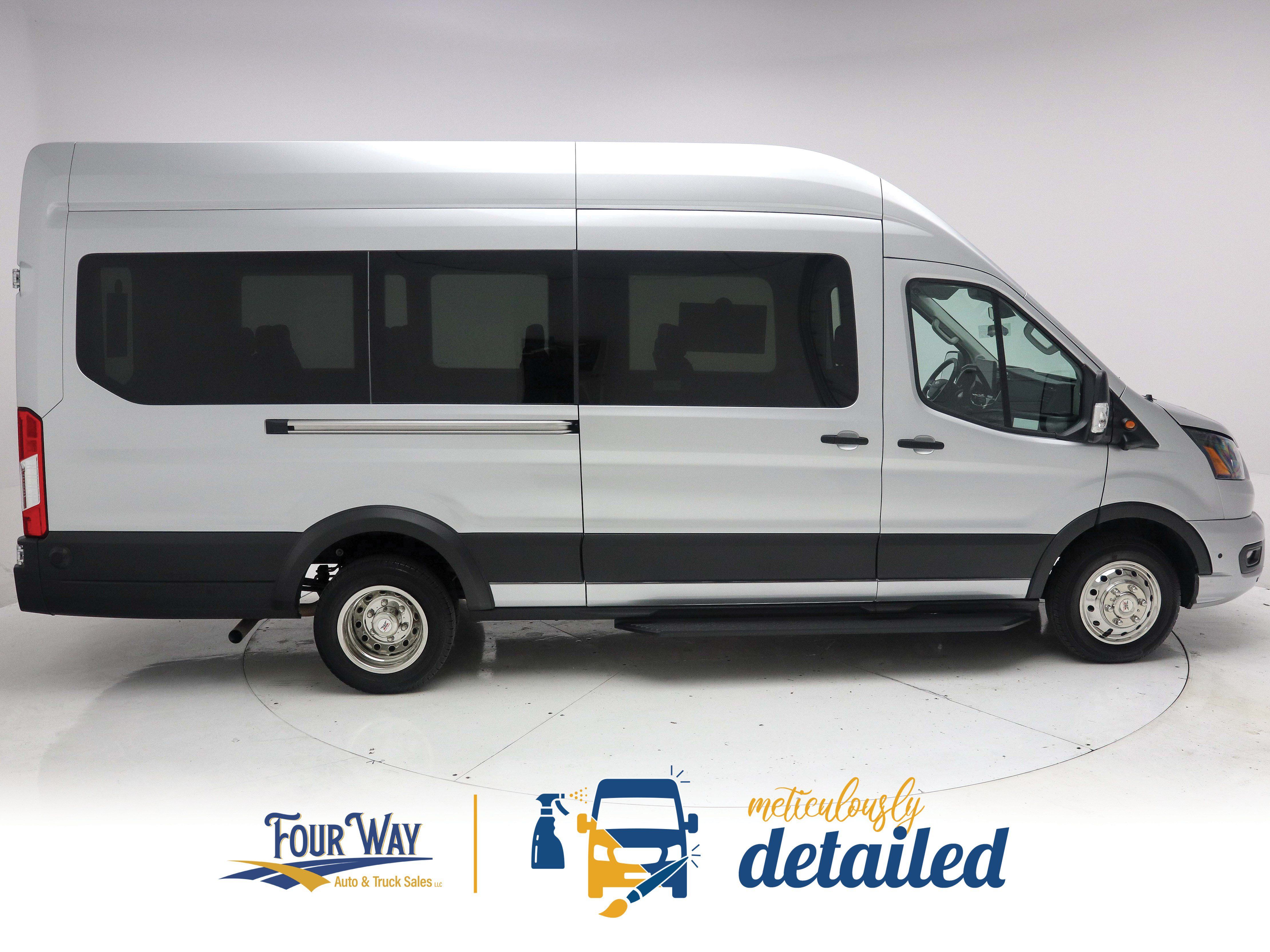 Used 2024 Ford Transit 350 XLT RWD image 2