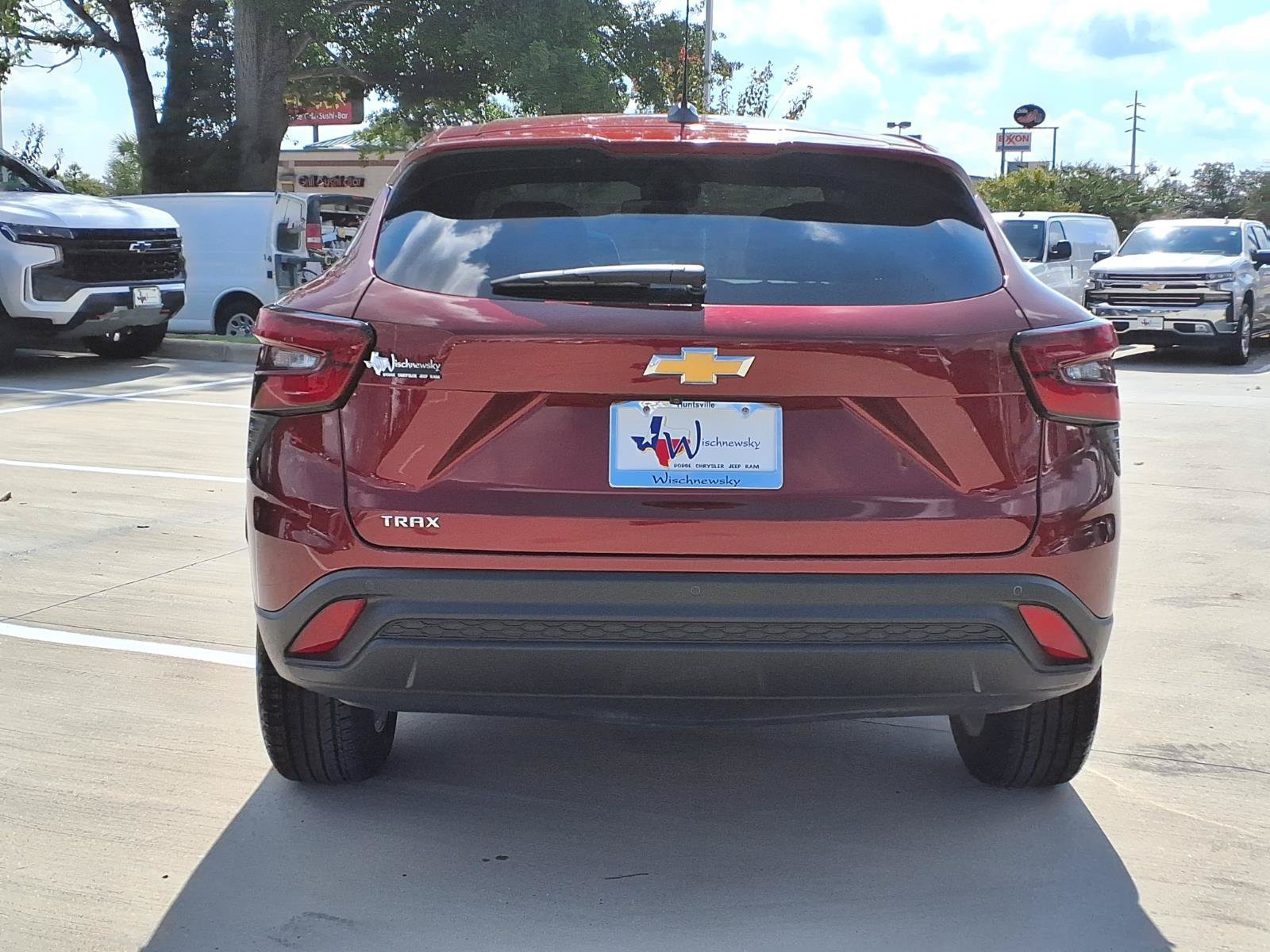 Used 2024 Chevrolet Trax LS w/ LS Convenience Package FWD image 7
