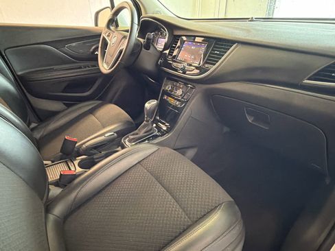 Used 2022 Buick Encore Preferred FWD image 24
