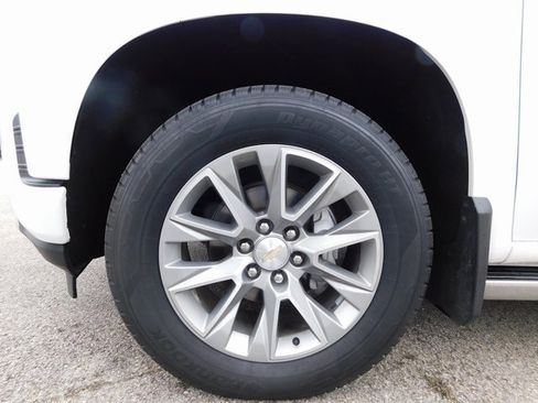 Used 2021 Chevrolet Silverado 1500 High Country w/ Technology Package image 15