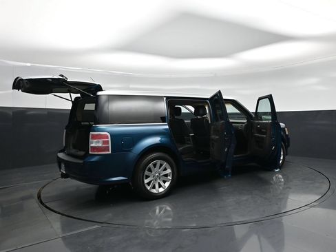 Used 2011 Ford Flex SEL FWD image 5
