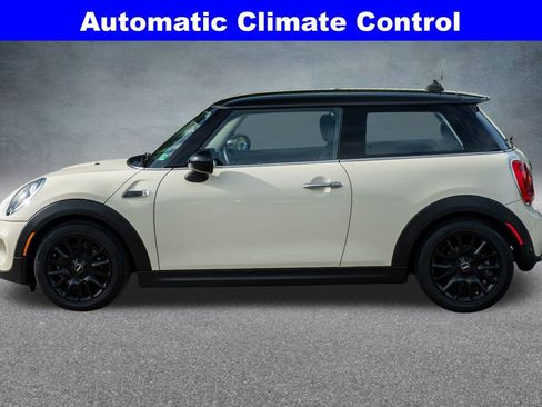 Used 2019 MINI Cooper 2-Door Hardtop image 5