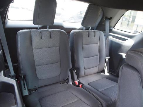 Used 2016 Ford Explorer XLT w/ Equipment Group 201A AWD/4WD image 8