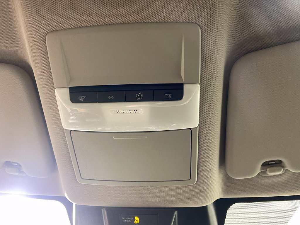Used 2025 Nissan Rogue S AWD/4WD image 16