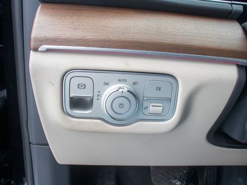 Used 2020 Mercedes-Benz GLE 350 GLE 350 w/ AMG Line Exterior image 19