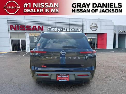 New 2026 Nissan Pathfinder SL FWD image 6