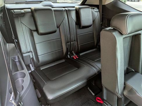 Used 2023 Volkswagen Atlas SE w/ Panoramic Sunroof Package FWD image 18