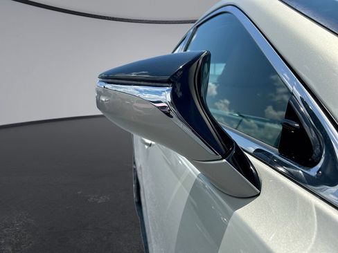 Used 2025 Lexus ES 350 w/ Premium Package FWD image 31