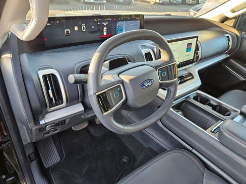 Used 2025 Ford Expedition Max Active AWD/4WD image 16