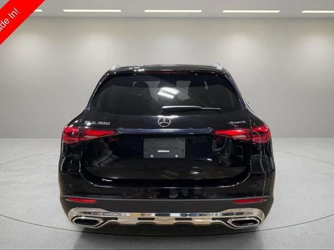 Used 2024 Mercedes-Benz GLC 300 4MATIC image 4