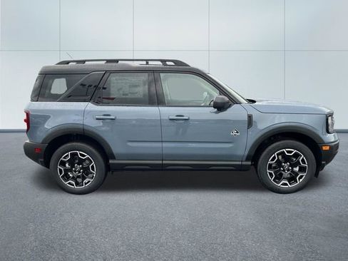 Used 2025 Ford Bronco Sport Outer Banks w/ Outer Banks Tech Package+ AWD/4WD image 2