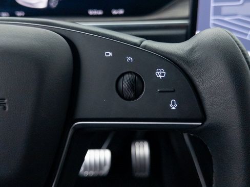 Used 2022 Tesla Model X image 19