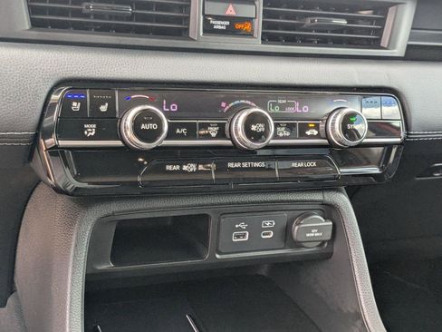 Used 2025 Honda Pilot Elite image 14
