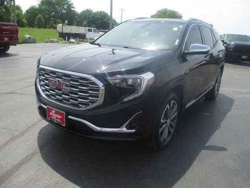 Used 2020 GMC Terrain Denali w/ Denali Premium Package AWD/4WD image 12
