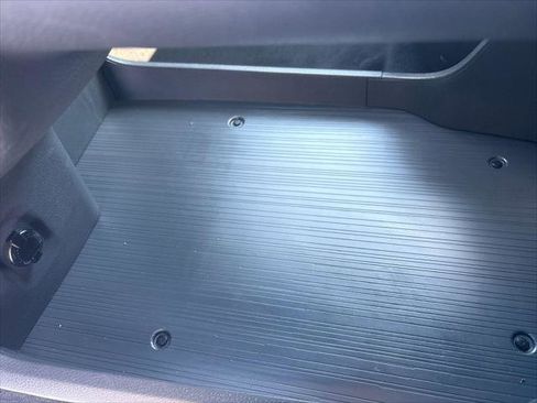 Certified 2023 Toyota Sienna Limited image 33