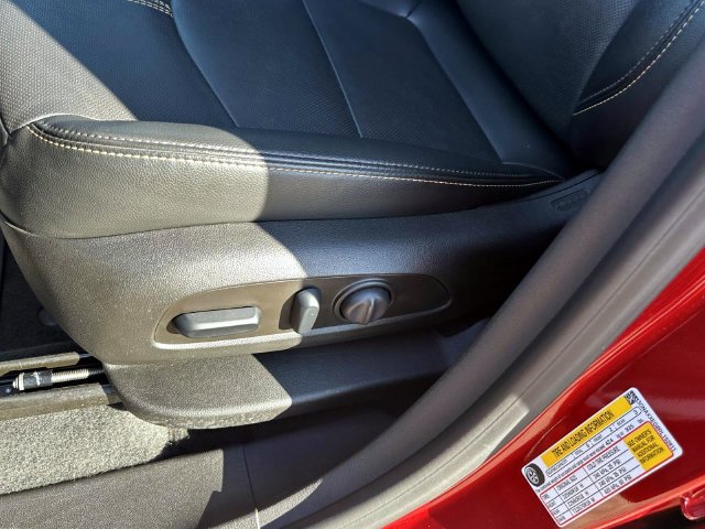 Used 2024 Chevrolet Equinox Premier AWD/4WD image 18