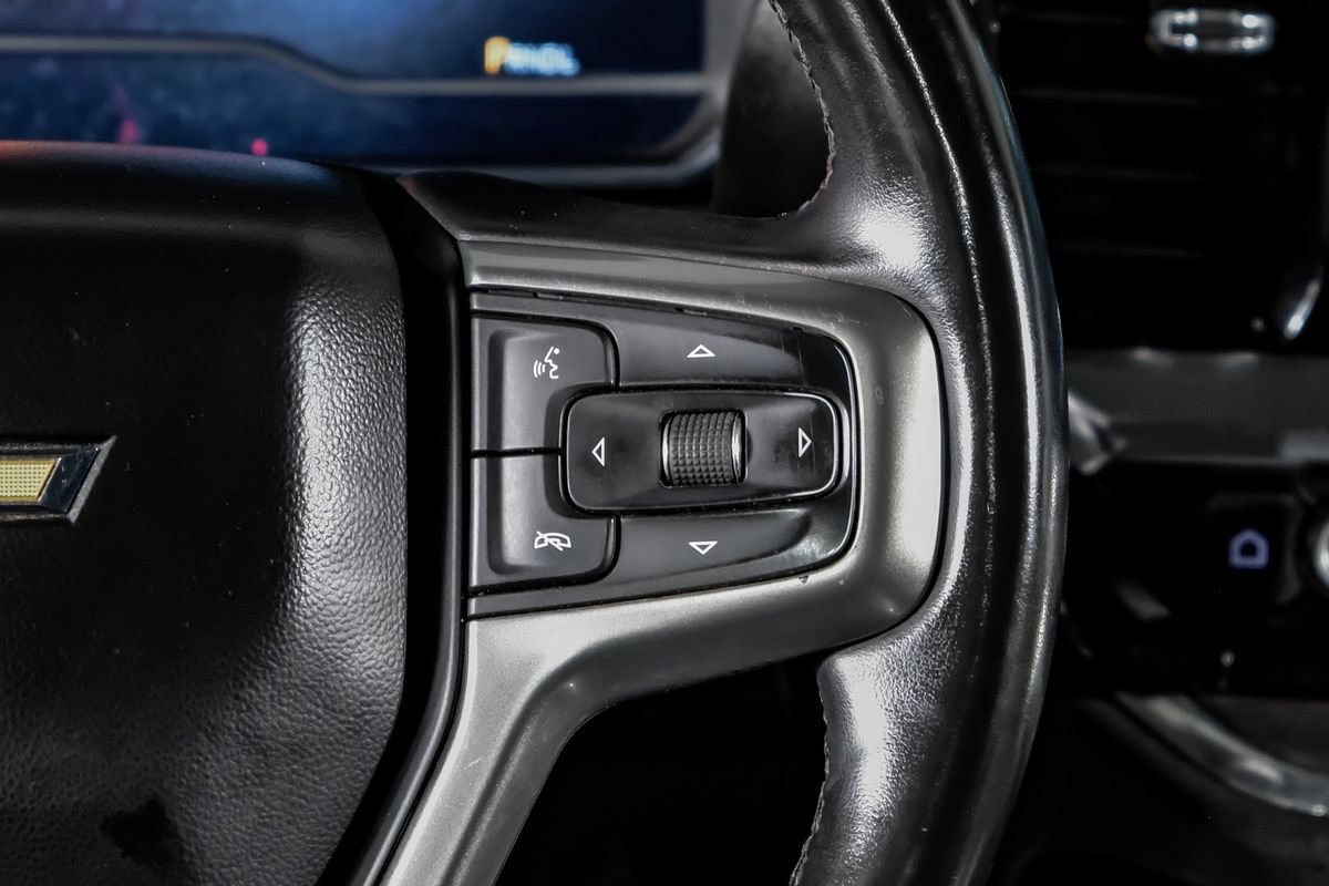 Used 2024 Chevrolet Silverado 2500 LTZ w/ LTZ Convenience Package AWD/4WD image 19
