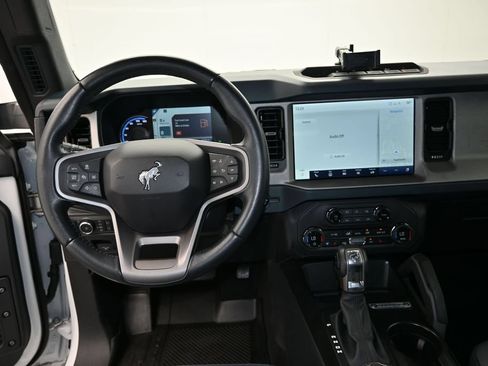 Certified 2024 Ford Bronco Outer Banks w/ Sasquatch Package AWD/4WD image 16