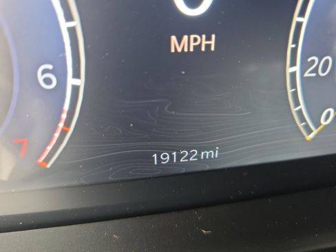 Used 2024 Jeep Grand Cherokee L Altitude image 11