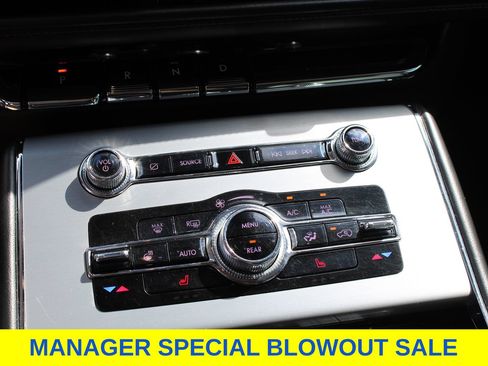 Used 2022 Lincoln Aviator AWD w/ Premium Package image 16