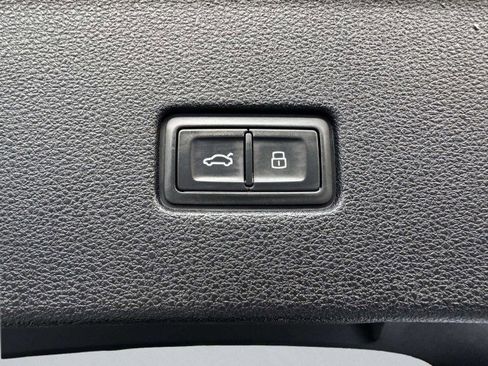 Used 2019 Audi Q8 Premium Plus w/ Premium Plus image 54